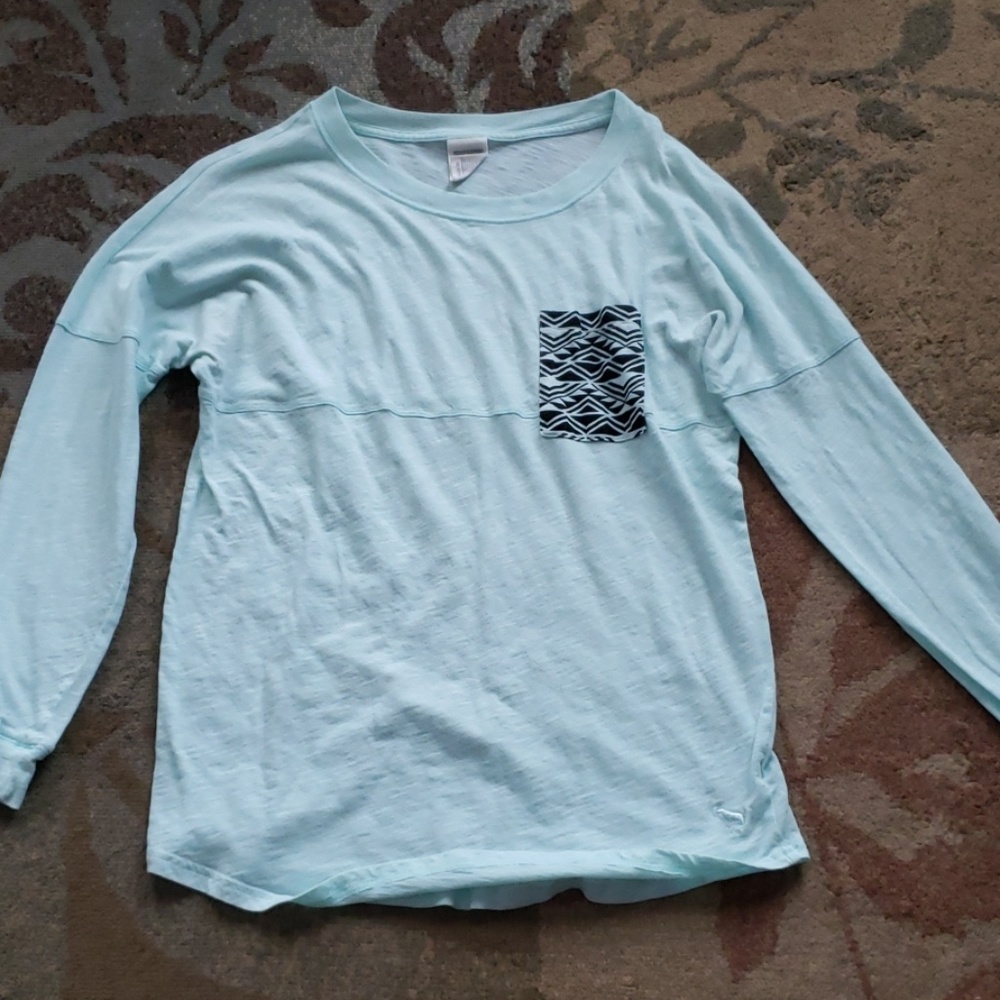 ❤5 for 25❤Vs PINK long slv mint green tee.